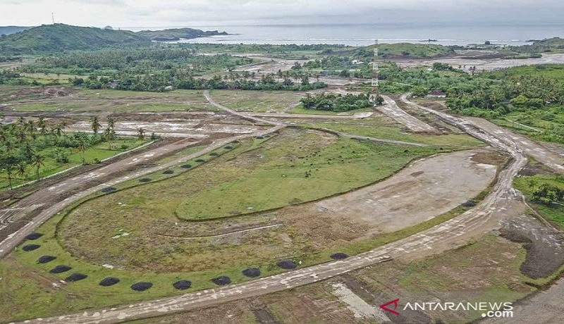 Lokasi pembangunan sirkuit jalan raya pertama di dunia untuk MotoGP di sirkuit Mandalika. Foto: Antara Lokasi pembangunan sirkuit jalan raya pertama di dunia untuk MotoGP di sirkuit Mandalika. Foto: Antara
