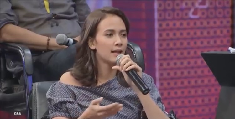 Debat Livi Zheng dan sineas lain di acara QnA Metro TV (Foto : YouTube) Debat Livi Zheng dan sineas lain di acara QnA Metro TV (Foto : YouTube)