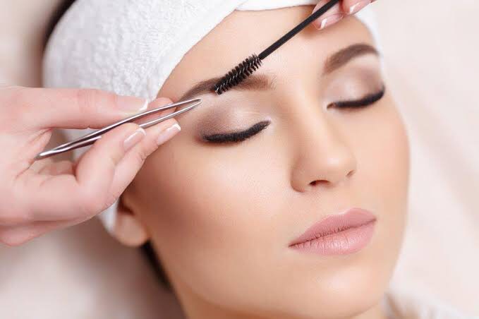 Sulam alis semakin diminati kaum hawa (ilustrasi Beauty bliss) Sulam alis semakin diminati kaum hawa (ilustrasi Beauty bliss)