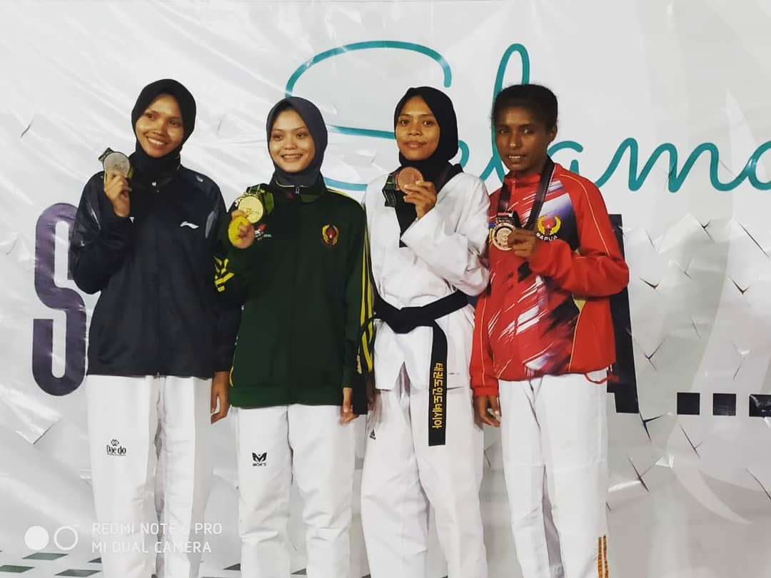 Dua atlet Taekwondo asal Gorontalo siap unjuk gigi di PON 2020 setelah lulus prakualifikasi. Hebat! (Foto : Humas Dikbudpora Gorontalo) Dua atlet Taekwondo asal Gorontalo siap unjuk gigi di PON 2020 setelah lulus prakualifikasi. Hebat! (Foto : Humas Dikbudpora Gorontalo)