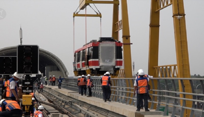 LRT Cawang-cibubur siap uji coba akhir Oktober. Foto: Antara LRT Cawang-cibubur siap uji coba akhir Oktober. Foto: Antara
