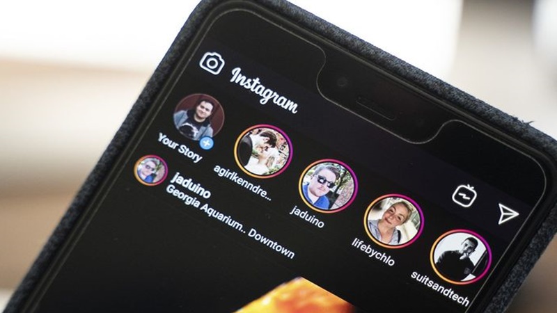 Tampilan instagram Dark Mode (foto: 9to5Google) Tampilan instagram Dark Mode (foto: 9to5Google)