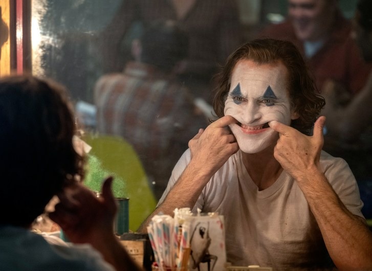 Demi film Joker, Joacquin Phoenix belajar make up sendiri, lho (Foto : The New Yorker) Demi film Joker, Joacquin Phoenix belajar make up sendiri, lho (Foto : The New Yorker)