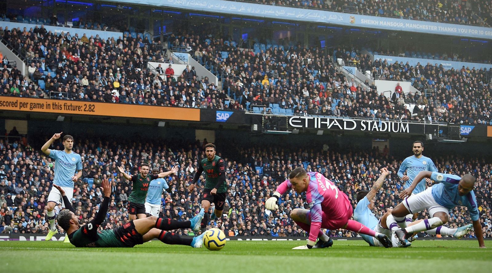 Manchester City menggila ketika menjamu Aston Villa pada lanjutan Premier League atau Liga Inggris 2019/2020. Foto: Twitter Premier League Manchester City menggila ketika menjamu Aston Villa pada lanjutan Premier League atau Liga Inggris 2019/2020. Foto: Twitter Premier League