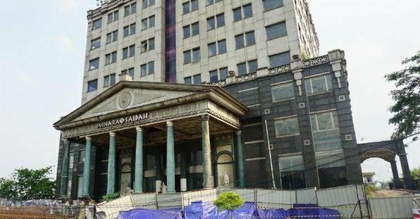 Menara Saidah, Gedung tua yang terbengkalai di Jakarta dan kini trending (Foto : Kaskus) Menara Saidah, Gedung tua yang terbengkalai di Jakarta dan kini trending (Foto : Kaskus)