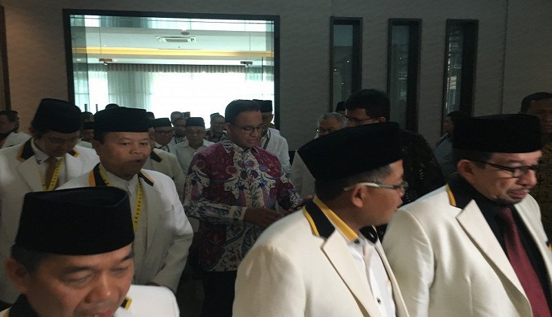 Gubernur DKI Jakarta Anies Baswedan bersama sejumlah elite Partai Keadilan Sejahtera (PKS) saat menghadiri Rapat Koordinasi Nasional PKS di Hotel Bidakara Jakarta. Foto: Antara Gubernur DKI Jakarta Anies Baswedan bersama sejumlah elite Partai Keadilan Sejahtera (PKS) saat menghadiri Rapat Koordinasi Nasional PKS di Hotel Bidakara Jakarta. Foto: Antara