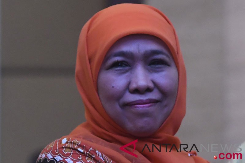 Gubernur Jawa Timur Khofifah Indar Parawansa. Upah Minimum Kabupaten/Kota Jawa Timur 2020 (UMK Jatim 2020) sudah ditetapkan. Foto: Antara Gubernur Jawa Timur Khofifah Indar Parawansa. Upah Minimum Kabupaten/Kota Jawa Timur 2020 (UMK Jatim 2020) sudah ditetapkan. Foto: Antara