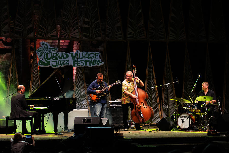 Ubud Village Jazz Festival 2018 (Sumber foto: Ubudvillagejazzfestival.com) Ubud Village Jazz Festival 2018 (Sumber foto: Ubudvillagejazzfestival.com)