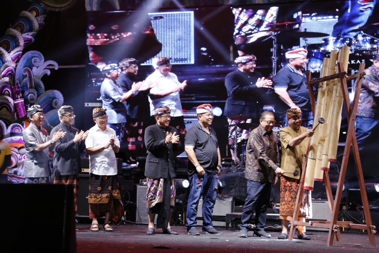 Menpar Arief Yahya membuka event pariwisata Sanur Village Festival, Rabu (21/8) malam. Menpar Arief Yahya membuka event pariwisata Sanur Village Festival, Rabu (21/8) malam.