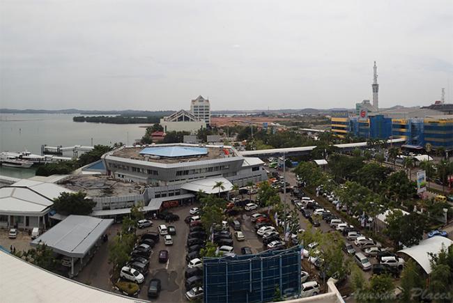 Wisatawan Singapura datang ke Batam lewat Pelabuhan International Batam Centre. (Foto: BatamNews) Wisatawan Singapura datang ke Batam lewat Pelabuhan International Batam Centre. (Foto: BatamNews)