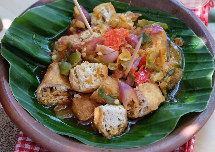 Tahu gejrot rasanya nikmat. (Foto: Pinterest) Tahu gejrot rasanya nikmat. (Foto: Pinterest)