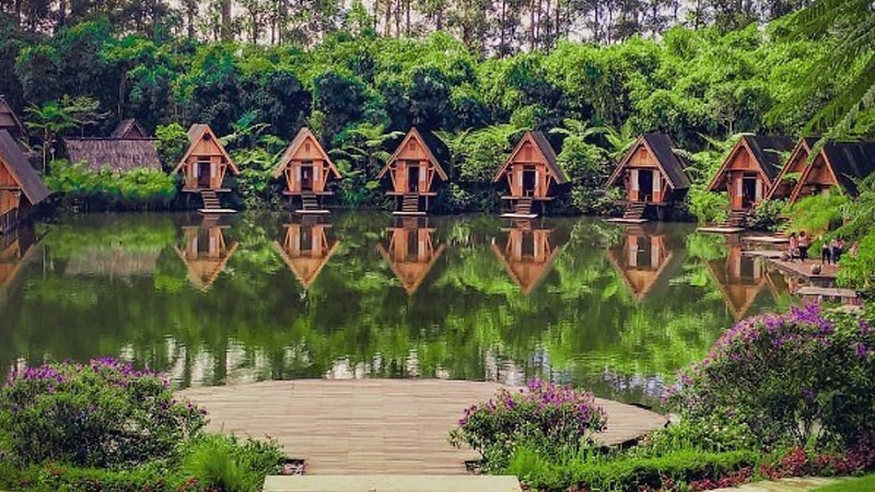 Dusun Bambu Lembang. (Foto: Aneka Tempat Wisata) Dusun Bambu Lembang. (Foto: Aneka Tempat Wisata)
