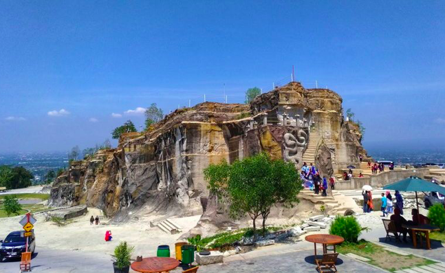 Tebing Breksi Jogja (foto: berwisata.og) Tebing Breksi Jogja (foto: berwisata.og)