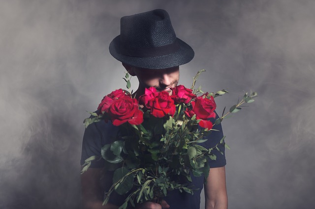 Ilustrasi seseorang yang menyukai dalam diam (Foto: Pixabay) Ilustrasi seseorang yang menyukai dalam diam (Foto: Pixabay)