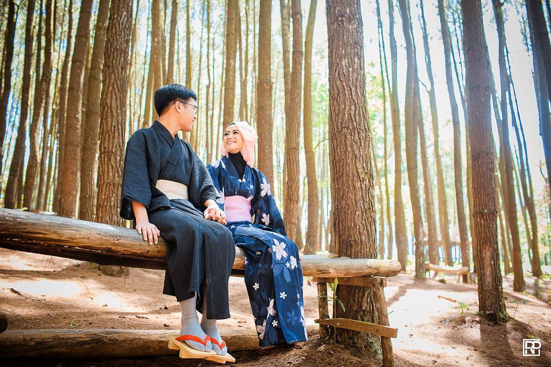 Hutan Pinus Pangger, salah satu lokasi prewedding di Jogja. (Foto: utakatikotak) Hutan Pinus Pangger, salah satu lokasi prewedding di Jogja. (Foto: utakatikotak)