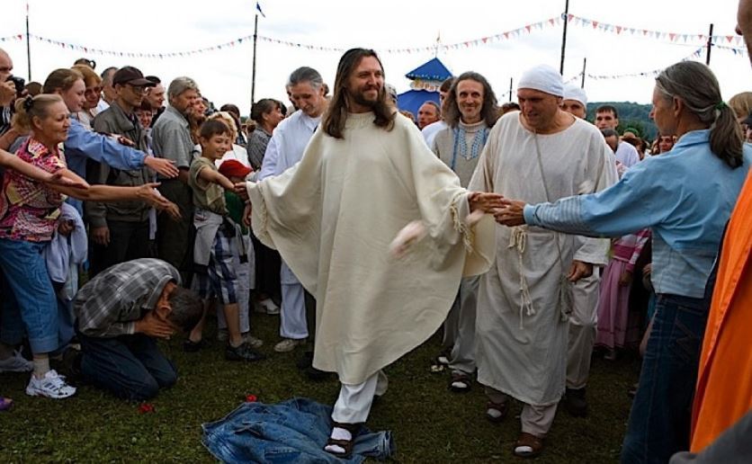 Sergei Torop, pemimpin sekte yang dijuluki Yesus dari Siberia. (Foto: thepigeonexpress.com) Sergei Torop, pemimpin sekte yang dijuluki Yesus dari Siberia. (Foto: thepigeonexpress.com)