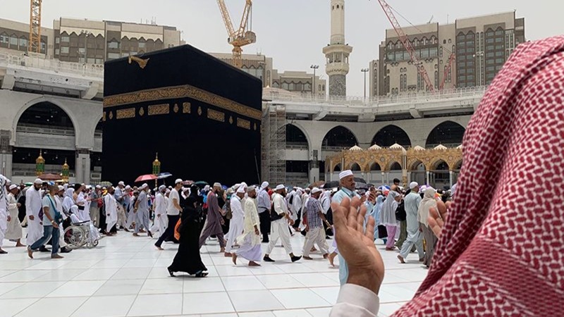 Jamaah haji melakukan tawaf, mengelilingi Ka'bah di Masjidil Haram, Makkah, Arab Saudi (foto: Antara) Jamaah haji melakukan tawaf, mengelilingi Ka'bah di Masjidil Haram, Makkah, Arab Saudi (foto: Antara)