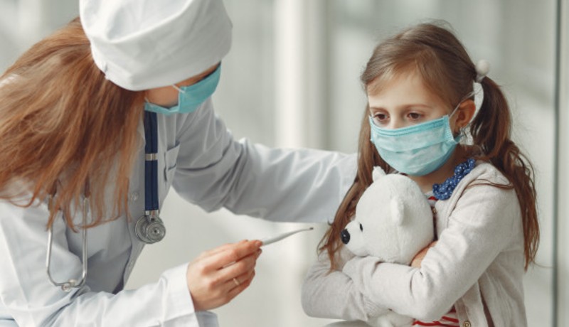 Ilustrasi : anak yang mengidap Pneumonia ( foto : freepik ) Ilustrasi : anak yang mengidap Pneumonia ( foto : freepik )