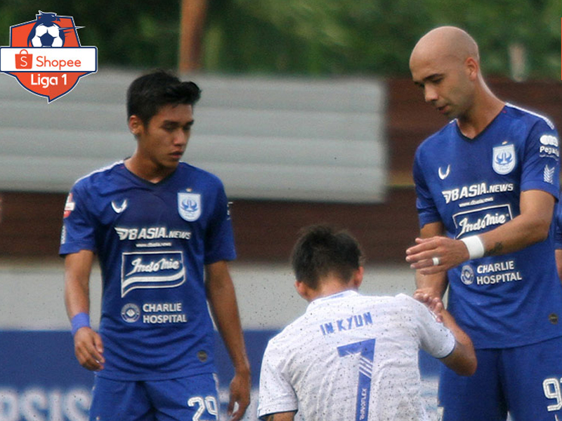 PSIS Semarang mengalahkan Arema FC dengan skor 2-0 di Stadion Moch Soebroto, Magelang, Sabtu (14/3). Foto: Twitter/Liga1Match PSIS Semarang mengalahkan Arema FC dengan skor 2-0 di Stadion Moch Soebroto, Magelang, Sabtu (14/3). Foto: Twitter/Liga1Match