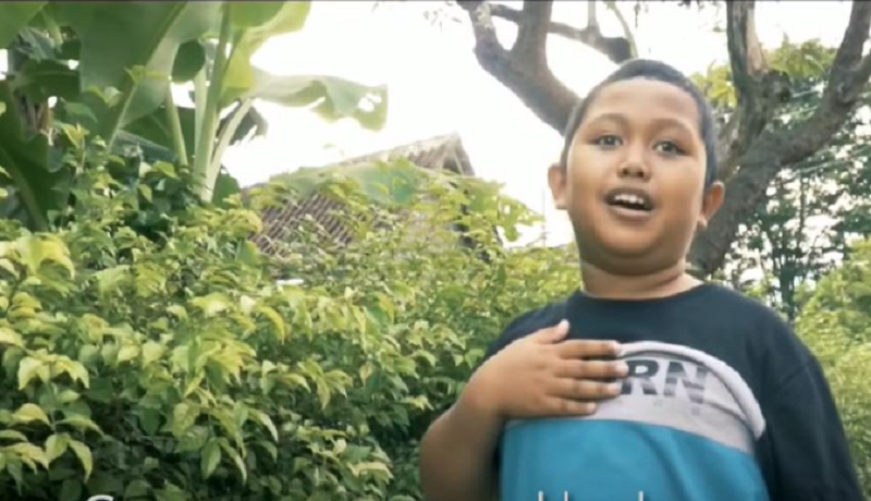 Arda, penyanyi cilik tunanetra. (YouTube Didi Kempot) Arda, penyanyi cilik tunanetra. (YouTube Didi Kempot)