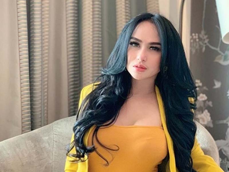 Pedangdut cantik Bebizie terang-terangan mengagumi Menteri Pertahanan (Menhan) Prabowo Subianto. Foto: Instagram/bebizie Pedangdut cantik Bebizie terang-terangan mengagumi Menteri Pertahanan (Menhan) Prabowo Subianto. Foto: Instagram/bebizie