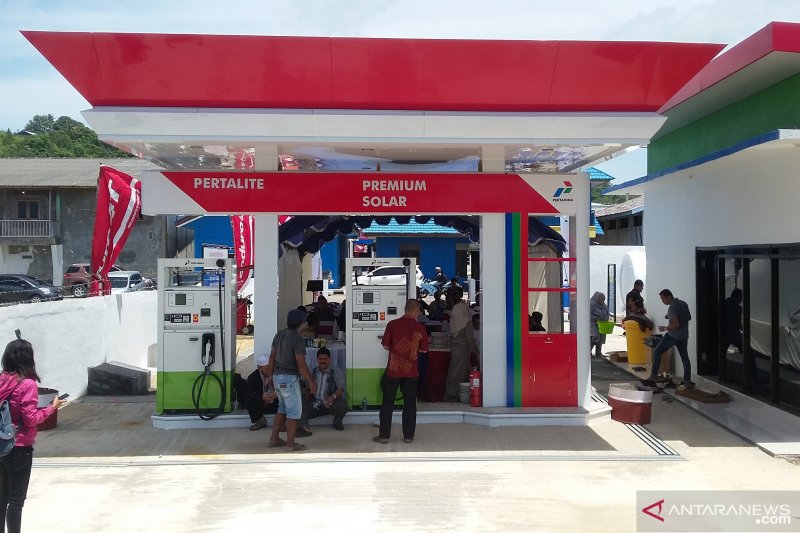 Ilustrasi pom bensin menjual premium. Foto: Antara Ilustrasi pom bensin menjual premium. Foto: Antara