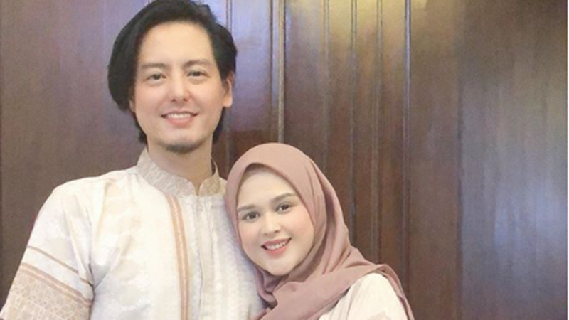 Roger Danuarta dan Cut Meyriska (foto: SC IG @cutratumeyriska) Roger Danuarta dan Cut Meyriska (foto: SC IG @cutratumeyriska)