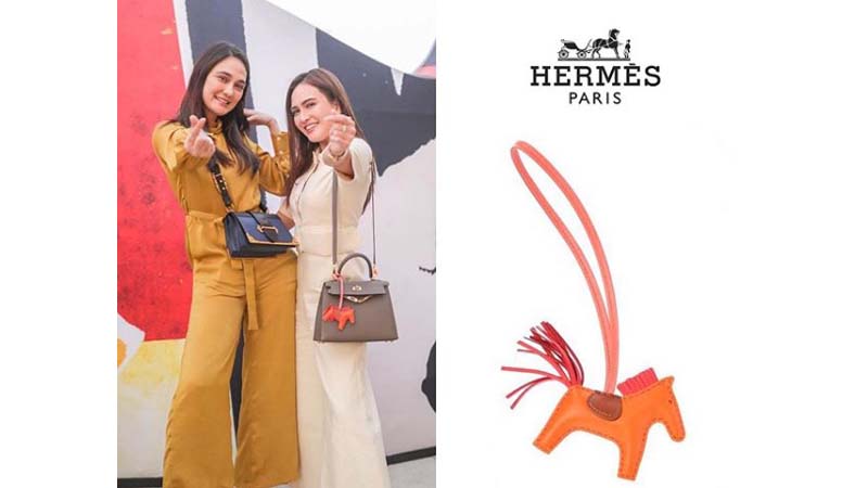 Gantungan tas Shandy Aulia harganya nampol banget (foto: SC IG @hermes_selebritii) Gantungan tas Shandy Aulia harganya nampol banget (foto: SC IG @hermes_selebritii)