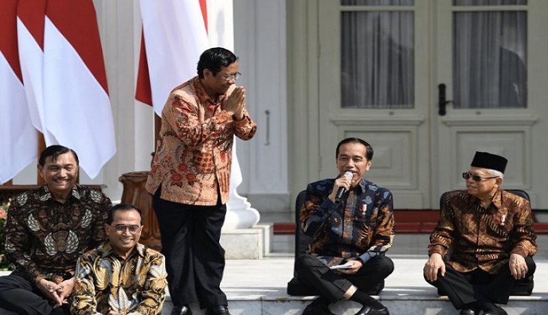 Presiden Jokowi saat mengumumkan menteri Kabinet Indonesia Maju. Foto: Antara Presiden Jokowi saat mengumumkan menteri Kabinet Indonesia Maju. Foto: Antara