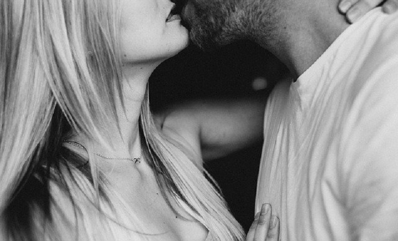 Perbedaan Antara Cinta Vs Nafsu Pasanganmu Tipikal Yang