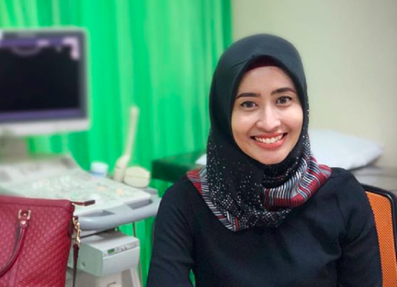 Dokter spesialis obsgyn profesional, dr Nisa Fathoni (foto: Instagram @nisaobgyn) Dokter spesialis obsgyn profesional, dr Nisa Fathoni (foto: Instagram @nisaobgyn)
