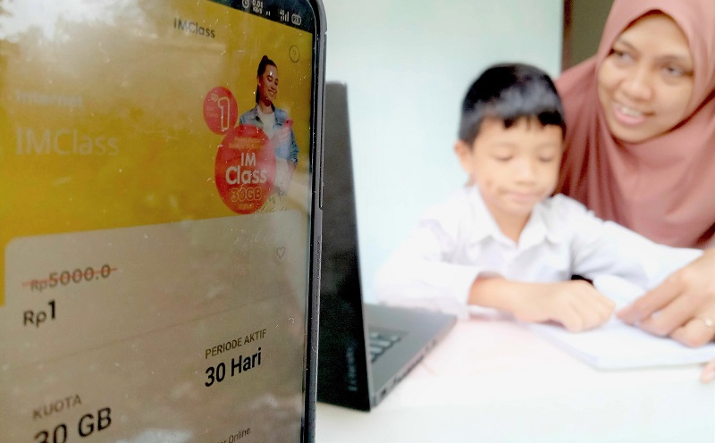 Indosat Beri Kuota 30 GB Hanya Rp 1 Untuk Belajar Online (foto: PR Indosat) Indosat Beri Kuota 30 GB Hanya Rp 1 Untuk Belajar Online (foto: PR Indosat)