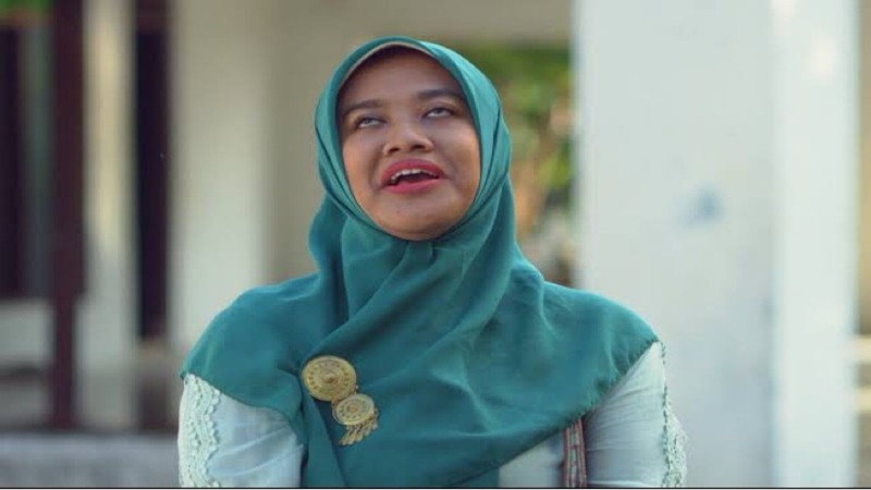 Siti Fauziah sebagai Bu Tejo di film Tilik (foto: Antara/Ravacana Film) Siti Fauziah sebagai Bu Tejo di film Tilik (foto: Antara/Ravacana Film)
