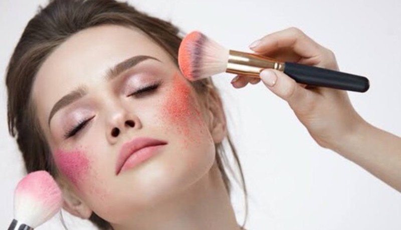 ilustrasi: mengenakan blush on agar tampil memesona ( foto: pixabay) ilustrasi: mengenakan blush on agar tampil memesona ( foto: pixabay)