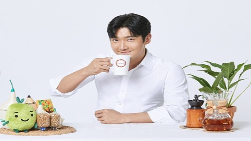 Choi Siwon Super Junior juga banyak menghadirkan tanaman hijau di dalam rumah (foto: SC IG @siwonchoi) Choi Siwon Super Junior juga banyak menghadirkan tanaman hijau di dalam rumah (foto: SC IG @siwonchoi)