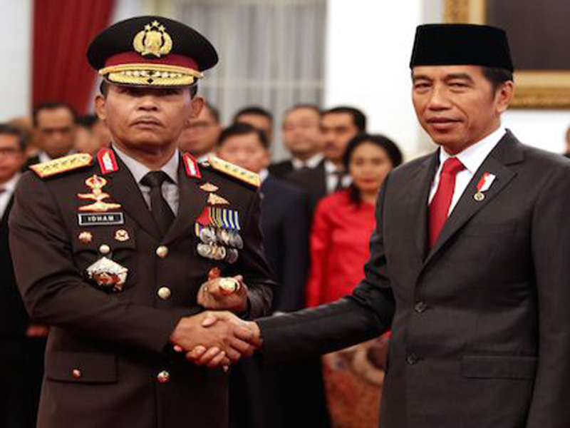 Kapolri Idham Azis dan Presiden Jokowi. Foto: Ricardo/JPNN.com/GenPI.co Kapolri Idham Azis dan Presiden Jokowi. Foto: Ricardo/JPNN.com/GenPI.co