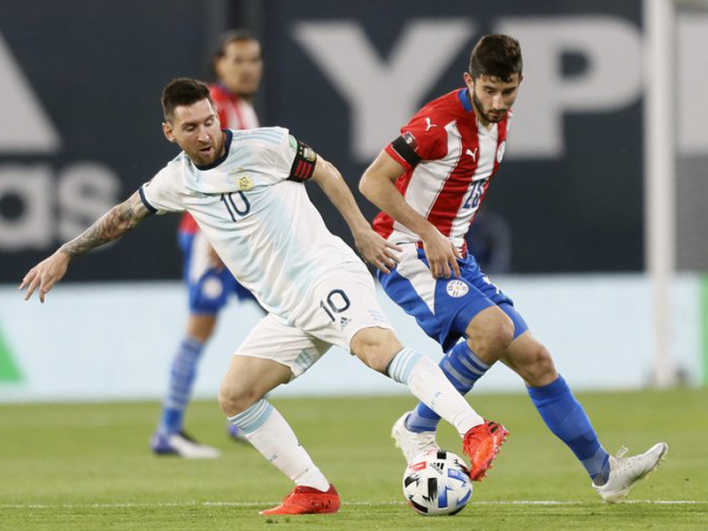Argentina ditahan Paraguay dengan skor 1-1 pada lanjutan kualifikasi Piala Dunia 2022 zona Conmebol di Stadion La Bombonera, Jumat (13/11) pagi WIB. Foto: Twitter/Argentina Argentina ditahan Paraguay dengan skor 1-1 pada lanjutan kualifikasi Piala Dunia 2022 zona Conmebol di Stadion La Bombonera, Jumat (13/11) pagi WIB. Foto: Twitter/Argentina