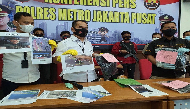 Polres Jakarta Pusat merilis penangkapan pelaku begal. FOTO: Andri/GenPI Polres Jakarta Pusat merilis penangkapan pelaku begal. FOTO: Andri/GenPI