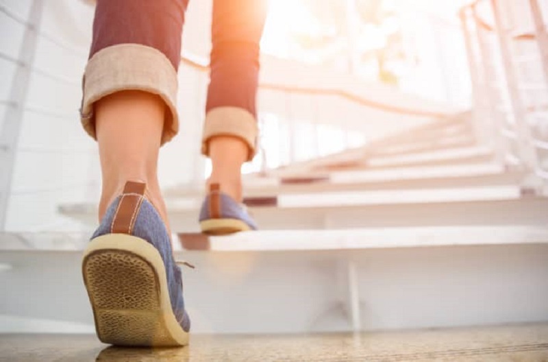 ilustrasi: jalan kaki ( foto: shutterstock) ilustrasi: jalan kaki ( foto: shutterstock)