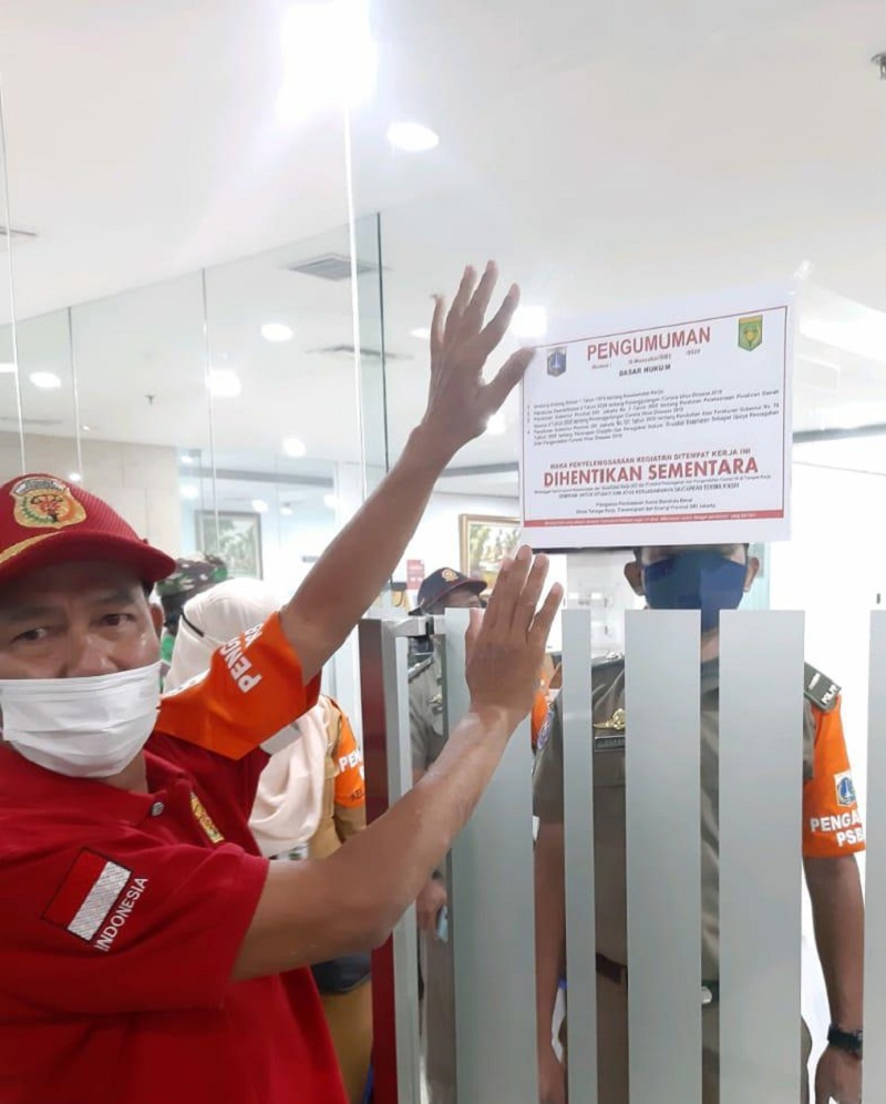 ak Patuhi Prokes, 38 Perusahaan Disanksi Sudin Nakerstrans dan Energi Jaksel (Foto: Dok. Sudin Nakerstrans dan Energi) ak Patuhi Prokes, 38 Perusahaan Disanksi Sudin Nakerstrans dan Energi Jaksel (Foto: Dok. Sudin Nakerstrans dan Energi)