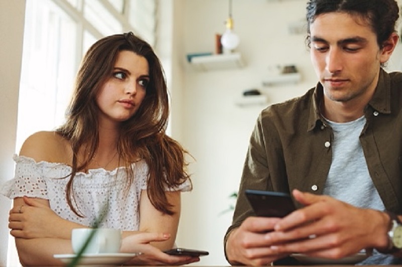 Ilustrasi: pasangan suami istri (Foto: Freepik) Ilustrasi: pasangan suami istri (Foto: Freepik)