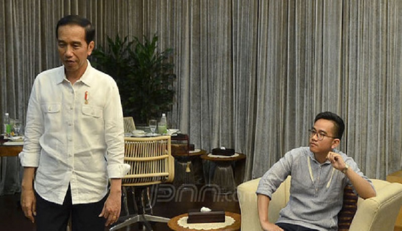Presiden Jokowi dan Gibran Rakabuming. FOTO: JPNN Presiden Jokowi dan Gibran Rakabuming. FOTO: JPNN