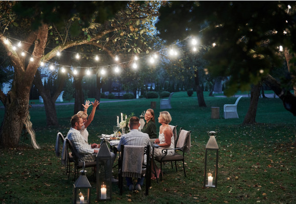 Ilustrasi lampu taman. Foto: Freepik Ilustrasi lampu taman. Foto: Freepik