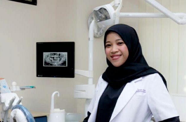 drg. Sevti Ardini Pangestu. (Foto: Dok pribadi/GenPI.co) drg. Sevti Ardini Pangestu. (Foto: Dok pribadi/GenPI.co)