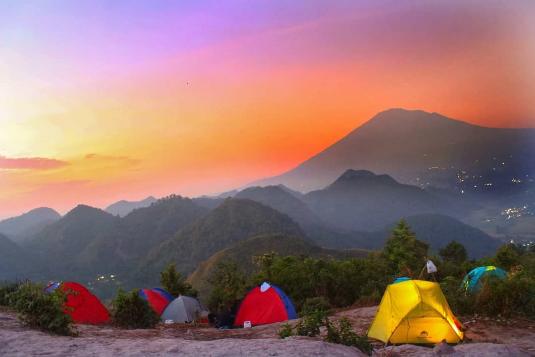 Bukit Sanghyangdora (Foto: Instagram/@devithidayatt) Bukit Sanghyangdora (Foto: Instagram/@devithidayatt)