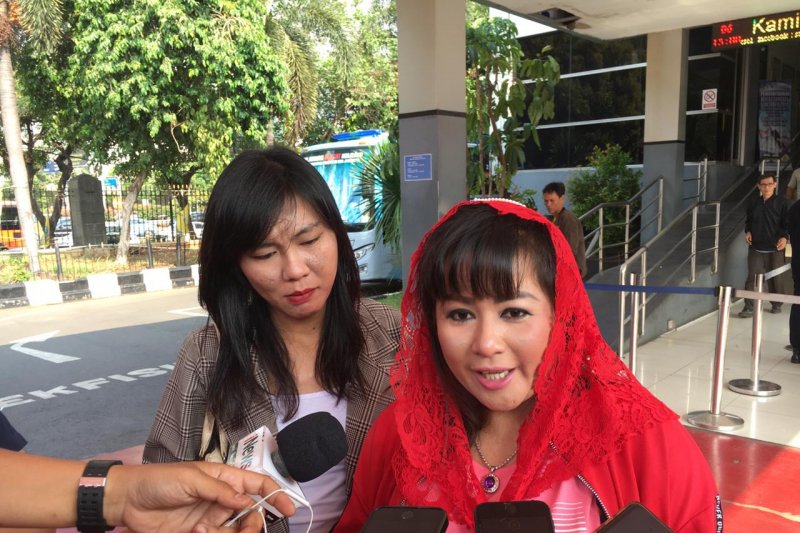 Dewi Tanjung. (Foto: Antara) Dewi Tanjung. (Foto: Antara)