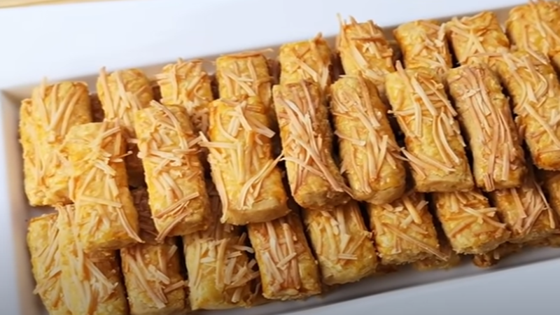 Kastengel (foto: YouTube Canna Cake & Pudding) Kastengel (foto: YouTube Canna Cake & Pudding)