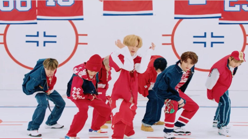 NCT (sumber foto: SC Twitter @SM_NCT) NCT (sumber foto: SC Twitter @SM_NCT)