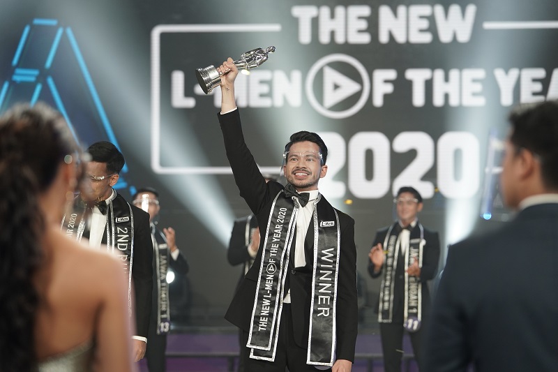 Okki Alparessi yang berhasil memangkan The New L-Men of The Year 2020 ( Foto: L-Men) Okki Alparessi yang berhasil memangkan The New L-Men of The Year 2020 ( Foto: L-Men)
