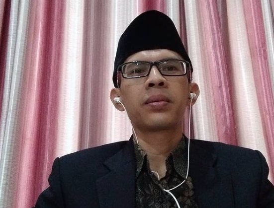 Pengamat politik Ujang Komarudin. (Foto: tangkapan layar/GenPI.co) Pengamat politik Ujang Komarudin. (Foto: tangkapan layar/GenPI.co)